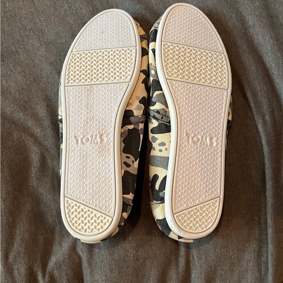 TOMS Wild Aid Limited Edition Women’s Shoes 8.5 - Picture 2 of 3